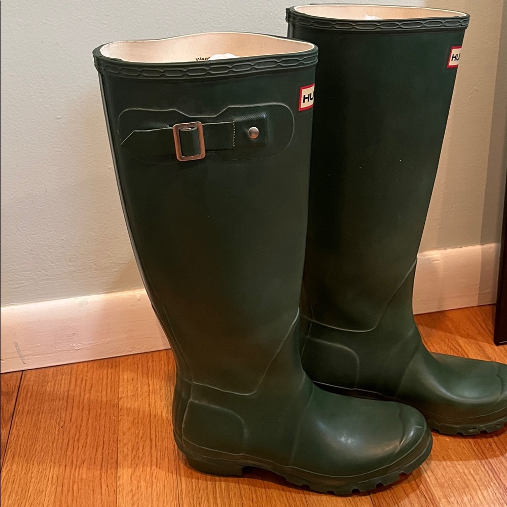 Hunter Knee-High Rain Boots in Forest Green with White Trim - Picture 4 of 10